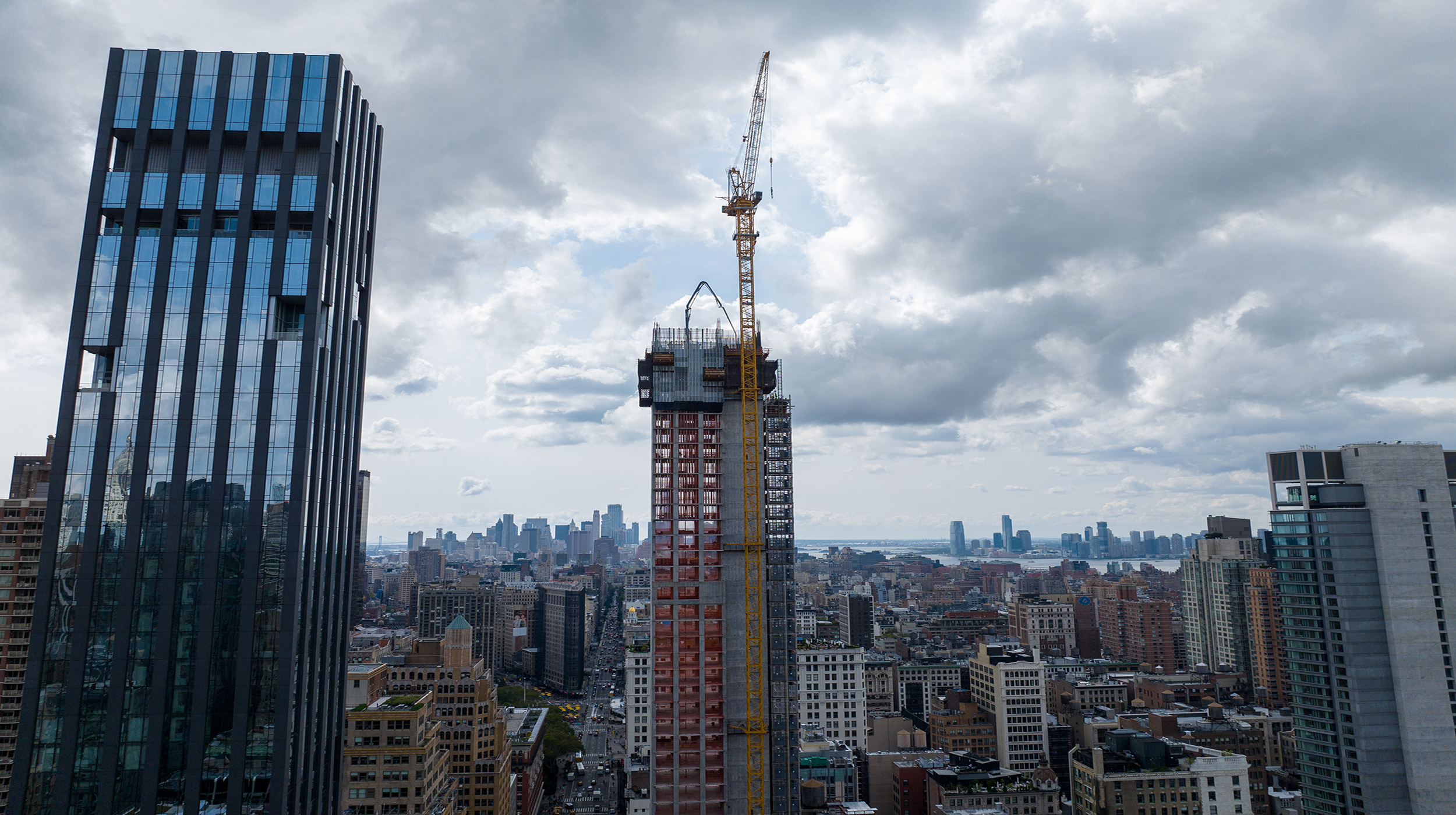 54-story residential skyscraper in the NoMad neighborhood in Manhattan, New York City. Implementing many of our forming and shoring equipement.