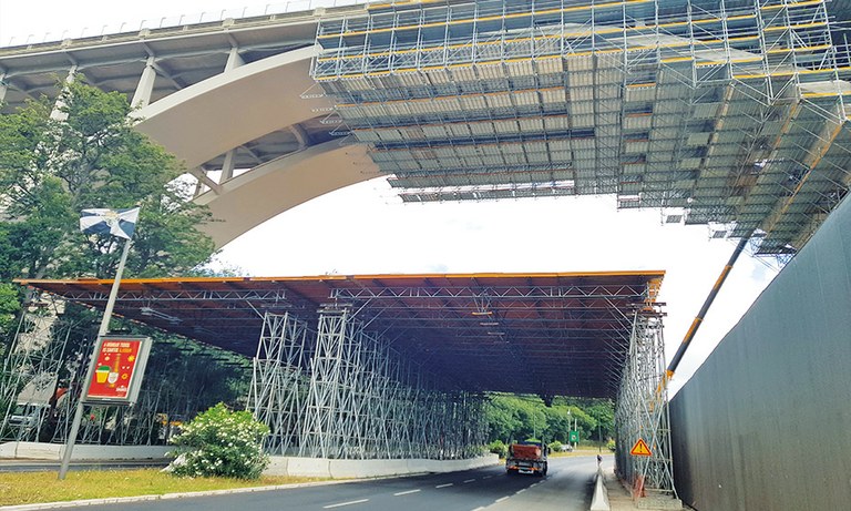 Repairs to the longest viaduct in Lisbon