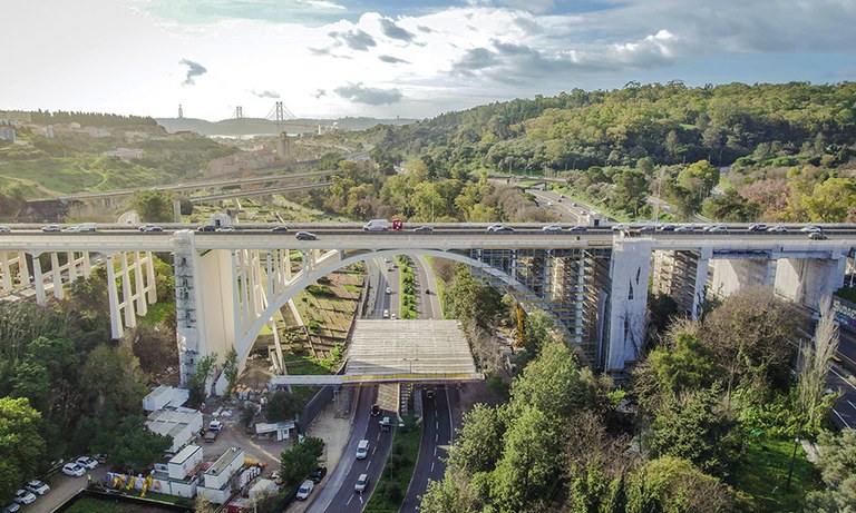 Repairs to the longest viaduct in Lisbon