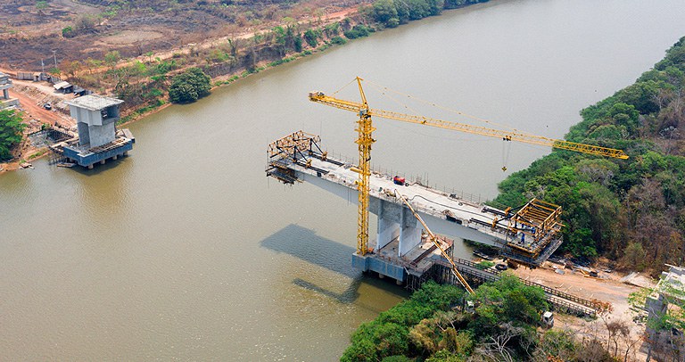 Puente sobre el río Cuiaba, Brasil